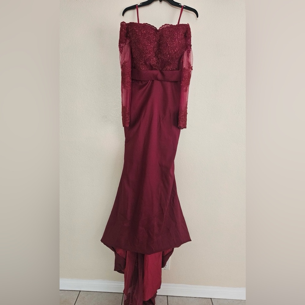 Hebeos Elegant Burgundy Lace Off-Shoulder Evening Dress